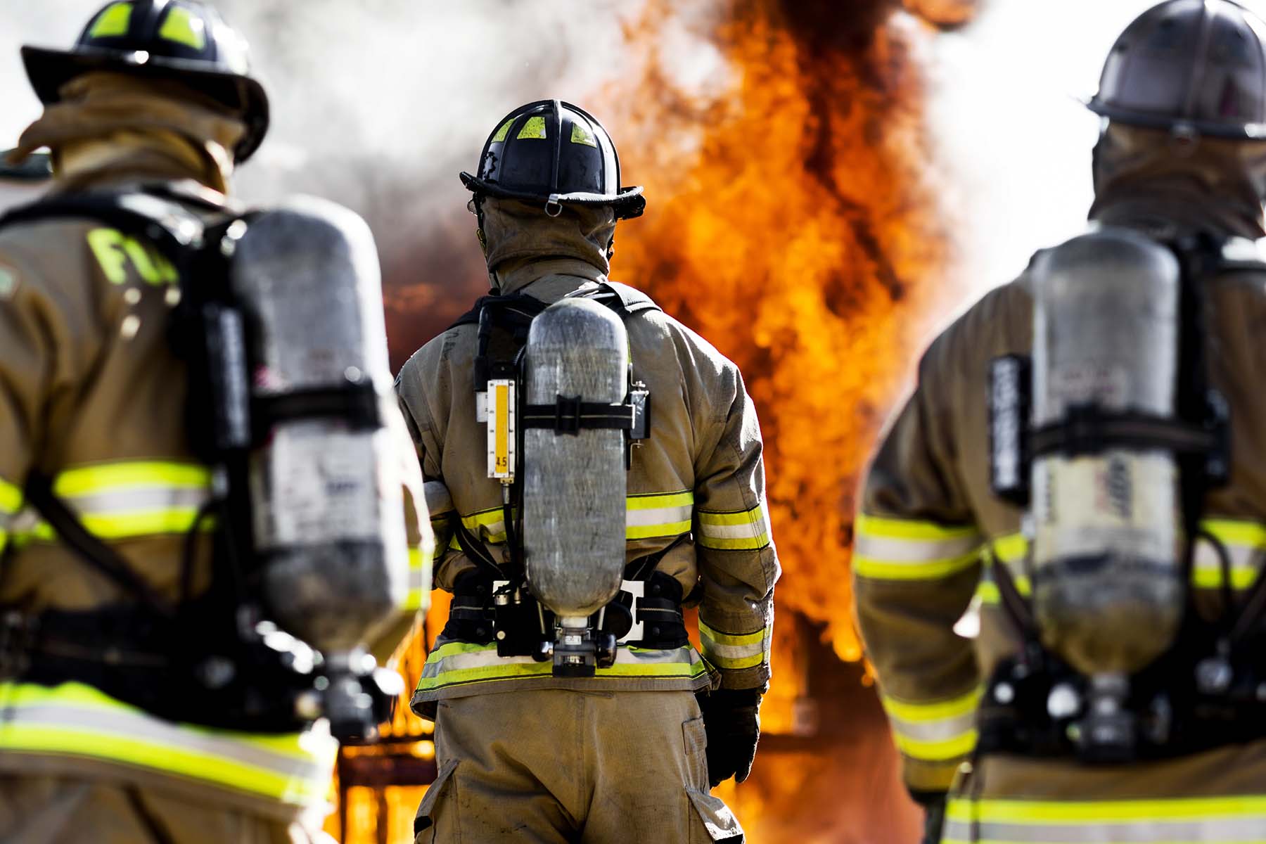 firefighters_wearing_ppe_bg.1800x1200